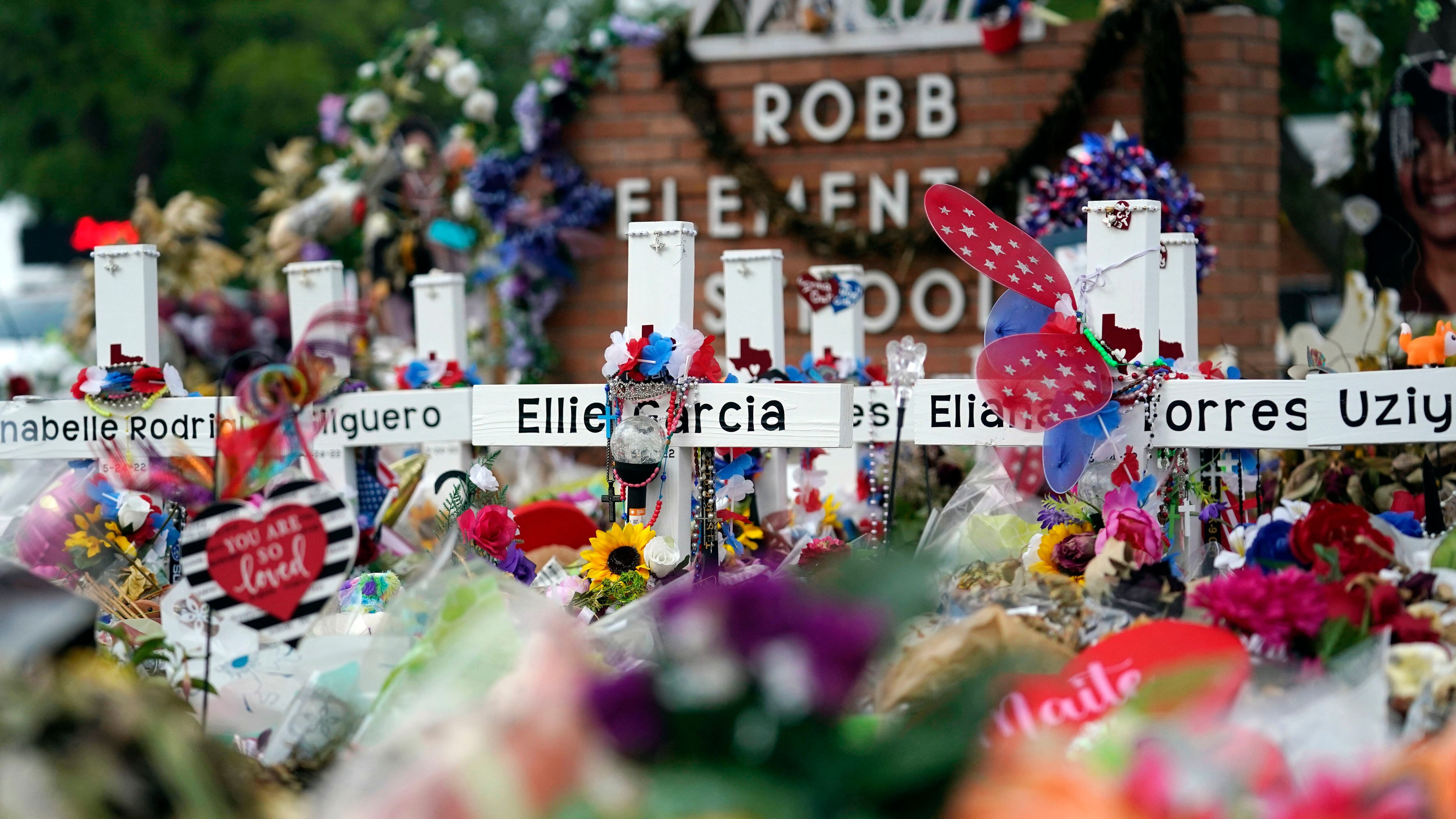 Families of Uvalde school shooting victims are suing Texas state police over botched response - Vimarsana News